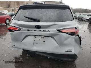 2022 Toyota Sienna XLE Woodland Edition with VIN 5TDASKFC7NS050054, listed as a Copart auction lot 84748544 with 0 mi miles and Salvage Title. Bid and sale history available at carsss.com. Image 6.