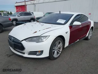 2012 Tesla Model S with VIN 5YJSA1DN6CFS00341, listed as a IAAI auction lot 41994114 with 1 mi miles. Bid and sale history available at carsss.com. Image 2.