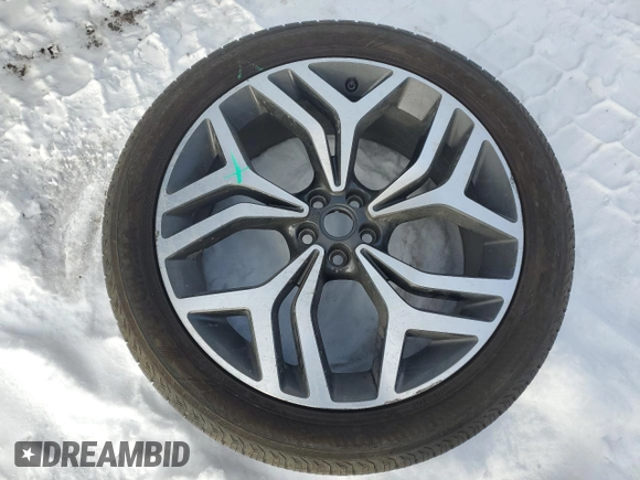 2018 Land Rover Range Rover Velar R-Dynamic HSE with VIN SALYM2RX2JA726790, listed as a Copart auction lot 41932445 with 80,944 mi miles and Salvage Title. Bid and sale history available at carsss.com. Image 13.