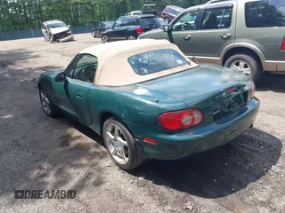 2001 Mazda MX-5 Miata z VIN JM1NB353010212273, wystawiony jako IAAI lot #42472564 z przebiegiem 191 319 mil mil oraz . Historia ofert i sprzedaży dostępna na DreamBid. Obrazek 3.