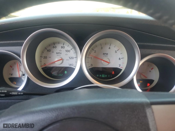 2005 Dodge Magnum SE with VIN 2D4FV48V15H166052, listed as a Copart auction lot 69713374 with NaN miles and Salvage Title. Bid and sale history available at carsss.com. Image 9.