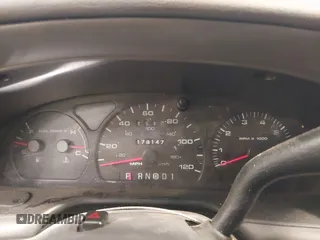 2003 Ford Taurus SE Standard z VIN 1FAFP53UX3G167579, wystawiony jako IAAI lot #42140606 z przebiegiem 178 147 mil mil oraz . Historia ofert i sprzedaży dostępna na DreamBid. Obrazek 7.