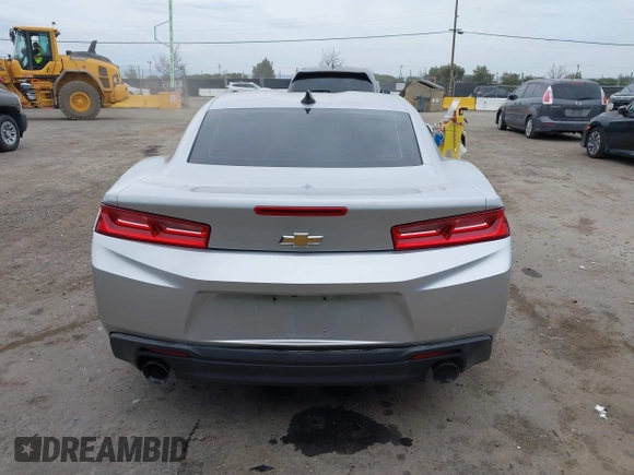 2017 Chevrolet Camaro 1LT z VIN 1G1FB1RXXH0142127, wystawiony jako IAAI lot #41731901 z przebiegiem 87 961 mil mil oraz . Historia ofert i sprzedaży dostępna na DreamBid. Obrazek 16.