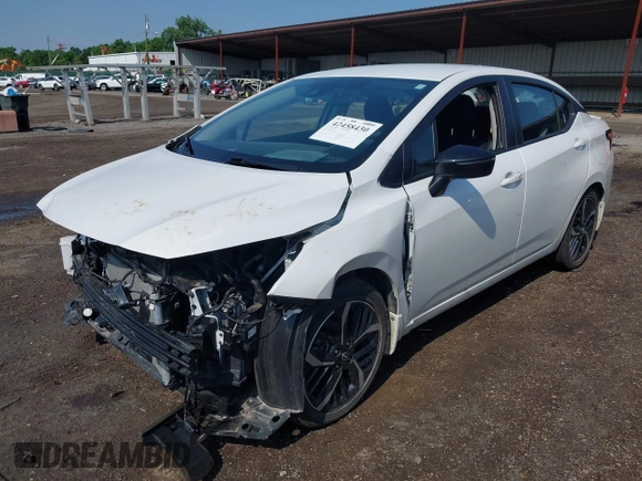 2023 Nissan Versa SR z VIN 3N1CN8FV4PL870186, wystawiony jako IAAI lot #42458430 z przebiegiem 22 mil mil oraz . Historia ofert i sprzedaży dostępna na DreamBid. Obrazek 2.