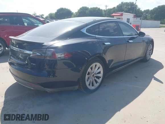 2013 Tesla Model S Performance с VIN 5YJSA1CP7DFP25848, выставлен на аукционе IAAI как лот 42511007 с пробегом 144 321 миль миль и . История ставок и продаж доступна на DreamBid. Изображение 4.