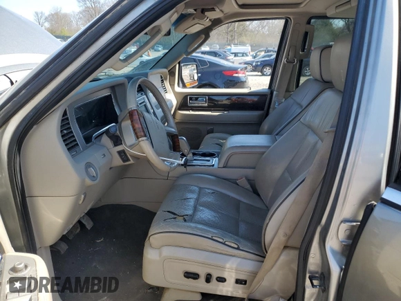 2008 Lincoln Navigator with VIN 5LMFU28598LJ04841, listed as a Copart auction lot 50329485 with 232,481 mi miles and Clean title. Bid and sale history available at DreamBid. Image 7.