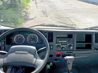 2019 Isuzu NRR IBT с VIN JALE5W166K7302740, выставлен на аукционе Copart как лот 62222345 с пробегом 155 476 миль миль и Чистый • Clean title. История ставок и продаж доступна на DreamBid. Изображение 9.
