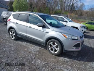2015 Ford Escape SE with VIN 1FMCU0GX5FUA04515, listed as a IAAI auction lot 41910881 with 183,591 mi miles. Bid and sale history available at carsss.com. Image 1.