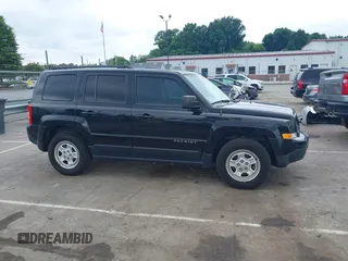 2017 Jeep Patriot Sport z VIN 1C4NJPBA3HD102608, wystawiony jako IAAI lot #42346928 z przebiegiem 149 438 mil mil oraz . Historia ofert i sprzedaży dostępna na DreamBid. Obrazek 13.