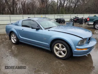 2005 Ford Mustang GT Deluxe z VIN 1ZVFT82H255237843, wystawiony jako Copart lot #44313965 z przebiegiem 128 236 mil mil oraz Szkoda całkowita • Salvage title. Historia ofert i sprzedaży dostępna na DreamBid. Obrazek 4.