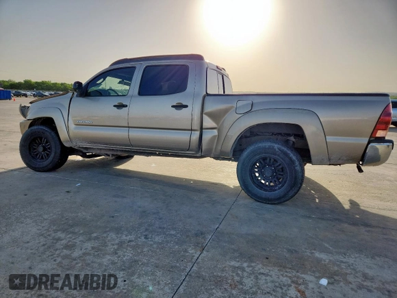 2005 Toyota Tacoma PreRunner z VIN 3TMKU72N85M003408, wystawiony jako Copart lot #57670935 z przebiegiem 247 189 mil mil oraz Szkoda całkowita • Salvage title. Historia ofert i sprzedaży dostępna na DreamBid. Obrazek 2.