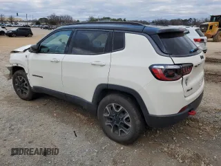 2019 Jeep Compass Trailhawk z VIN 3C4NJDDB4KT740047, wystawiony jako Copart lot #86834404 z przebiegiem 108 201 mil mil oraz Szkoda całkowita • Salvage title. Historia ofert i sprzedaży dostępna na DreamBid. Obrazek 2.