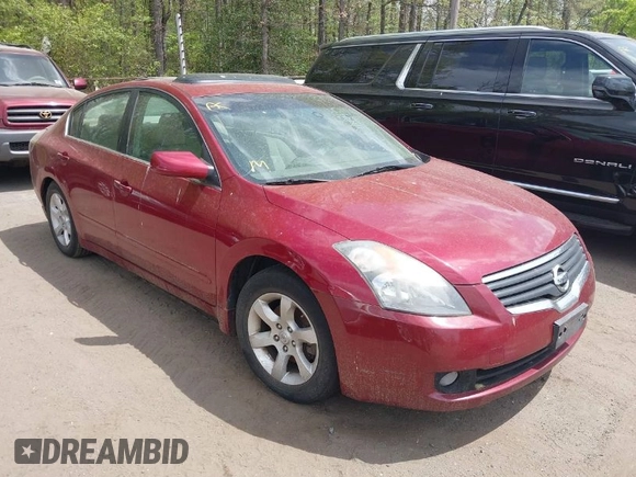 2008 Nissan Altima 2.5 S with VIN 1N4AL21E68C161938, listed as a IAAI auction lot 42100043 with 258,402 mi miles. Bid and sale history available at carsss.com. Image 1.