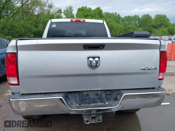 2015 Ram 2500 Tradesman с VIN 3C6UR5CL6FG527773, выставлен на аукционе IAAI как лот 42144668 с пробегом 202 758 миль миль и . История ставок и продаж доступна на DreamBid. Изображение 16.