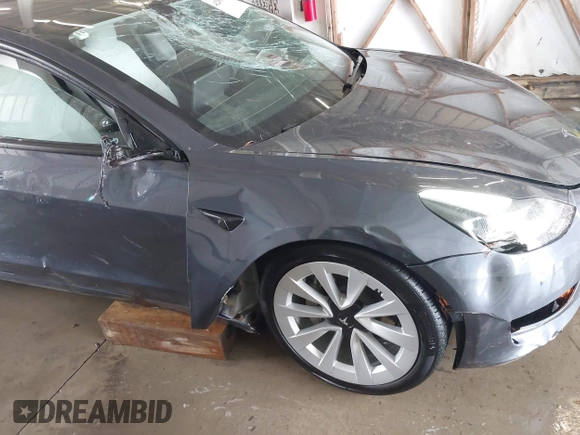 2023 Tesla Model 3 z VIN 5YJ3E1EA2PF591661, wystawiony jako IAAI lot #42014086 z przebiegiem 13 945 mil mil oraz . Historia ofert i sprzedaży dostępna na DreamBid. Obrazek 19.