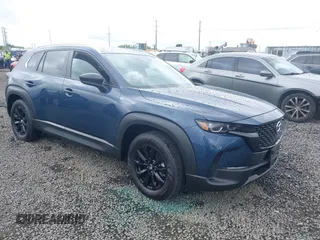 2024 Mazda CX-50 S Premium z VIN 7MMVABDM7RN187975, wystawiony jako IAAI lot #42334688 z przebiegiem 11 942 mil mil oraz . Historia ofert i sprzedaży dostępna na DreamBid. Obrazek 1.