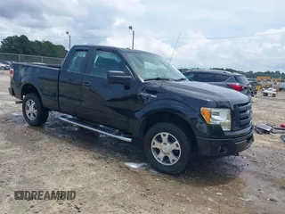 2010 Ford F-150 XL z VIN 1FTEX1E8XAFD42124, wystawiony jako IAAI lot #42498070 z przebiegiem 92 876 mil mil oraz . Historia ofert i sprzedaży dostępna na DreamBid. Obrazek 1.