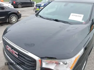 2019 GMC Acadia SLE with VIN 1GKKNKLA9KZ150282, listed as a IAAI auction lot 41946910 with 105,831 mi miles. Bid and sale history available at carsss.com. Image 6.