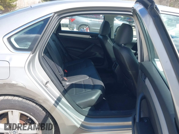 2013 Volkswagen Passat SE w/Sunroof & Nav with VIN 1VWBP7A37DC125598, listed as a IAAI auction lot 42022573 with 149,812 mi miles. Bid and sale history available at carsss.com. Image 8.