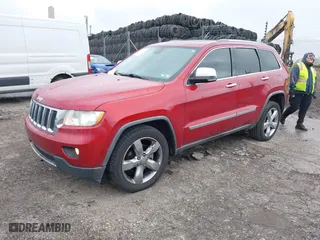 2011 Jeep Grand Cherokee Limited with VIN 1J4RR5GG7BC636018, listed as a IAAI auction lot 41733210 with NaN miles. Bid and sale history available at carsss.com. Image 17.