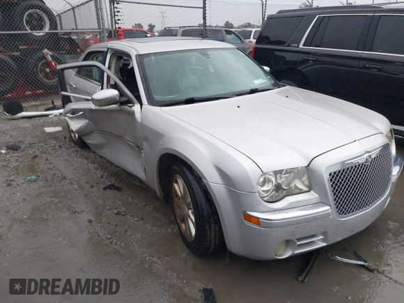 2010 Chrysler 300 C Hemi with VIN 2C3CA6CT5AH141439, listed as a IAAI auction lot 40797974 with 213,843 mi miles and . Bid and sale history available at carsss.com. Image 1.