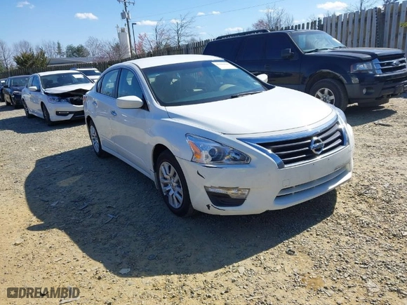 2015 Nissan Altima 2.5 with VIN 1N4AL3AP1FC472617, listed as a IAAI auction lot 41886849 with 67,395 mi miles. Bid and sale history available at carsss.com. Image 1.