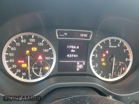 2019 Infiniti QX30 Luxe with VIN SJKCH5CP6KA010845, listed as a Copart auction lot 86370424 with 43,741 mi miles and Salvage title. Bid and sale history available at DreamBid. Image 9.