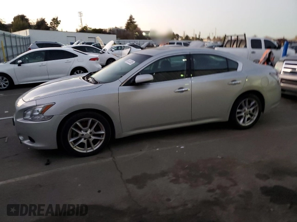 2013 Nissan Maxima SV with VIN 1N4AA5AP3DC835028, listed as a Copart auction lot 88123305 with 154,962 mi miles and Clean title. Bid and sale history available at DreamBid. Image 1.