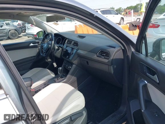 2018 Volkswagen Tiguan SEL с VIN 3VV3B7AX7JM092168, выставлен на аукционе IAAI как лот 42403883 с пробегом 96 022 миль миль и . История ставок и продаж доступна на DreamBid. Изображение 5.