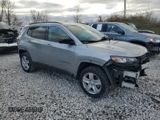 2022 Jeep Compass Altitude with VIN 3C4NJDBB5NT231527, listed as a Copart auction lot 80026874 with 15,664 mi miles and Non Repairable. Bid and sale history available at carsss.com. Image 4.