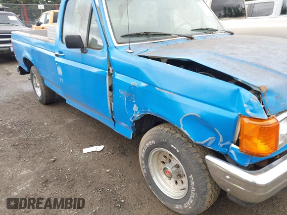 1988 Ford F-150 with VIN 2FTDF15Y4JCA68039, listed as a IAAI auction lot 41714172 with 8,856 mi miles. Bid and sale history available at carsss.com. Image 6.