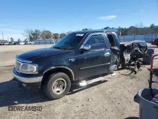 2003 Ford F-150 XL with VIN 1FTRX18W03NA77296, listed as a Copart auction lot 88222635 with 0 mi miles and Salvage Title. Bid and sale history available at carsss.com. Image 1.