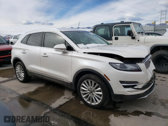 2019 Lincoln MKC Standard with VIN 5LMCJ1D9XKUL26787, listed as a Copart auction lot 40276364 with 81,052 mi miles and . Bid and sale history available at DreamBid. Image 4.