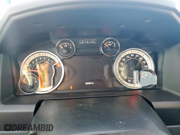 2018 Ram 1500 SLT z VIN 1C6RR7LT7JS158621, wystawiony jako Copart lot #49416695 z przebiegiem 228 656 mil mil oraz Szkoda całkowita • Salvage title. Historia ofert i sprzedaży dostępna na DreamBid. Obrazek 9.