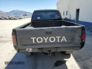 1990 Toyota Pickup DLX with VIN JT4RN93P3L5021924, listed as a Copart auction lot 64699075 with 287,298 mi miles and Clean title. Bid and sale history available at DreamBid. Image 6.