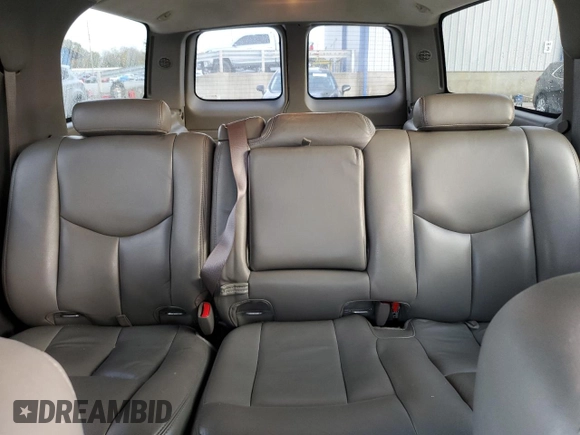 2004 Chevrolet Suburban LT z VIN 3GNEC16T04G275736, wystawiony jako Copart lot #41985385 z przebiegiem 215 292 mil mil oraz Nie do naprawy • Non repairable. Historia ofert i sprzedaży dostępna na DreamBid. Obrazek 10.