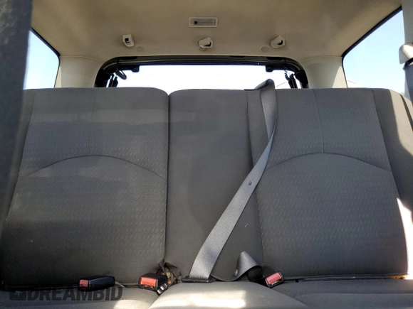 2005 Mazda Tribute i with VIN 4F2YZ02Z85KM31234, listed as a Copart auction lot 68669434 with 211,921 mi miles and Salvage Title. Bid and sale history available at carsss.com. Image 10.
