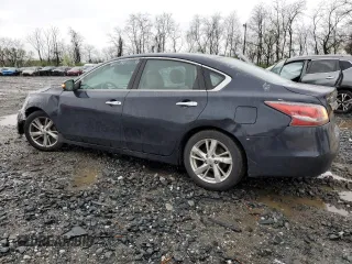 2015 Nissan Altima 2.5 S with VIN 1N4AL3AP1FN402569, listed as a Copart auction lot 51814475 with 177,193 mi miles and Salvage Title. Bid and sale history available at carsss.com. Image 2.