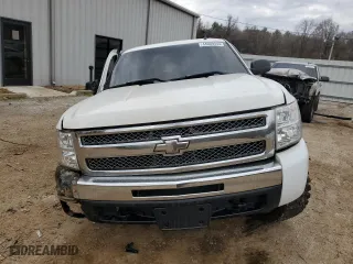 2010 Chevrolet Silverado 1500 LT with VIN 3GCRKSE38AG116530, listed as a Copart auction lot 44000555 with 236,465 mi miles and Salvage Title. Bid and sale history available at carsss.com. Image 5.