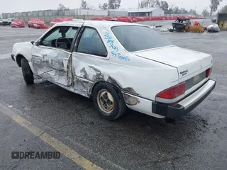 1984 Ford Tempo z VIN 1FABP19R3EK173928, wystawiony jako IAAI lot #41561559 z przebiegiem 30 355 mil mil oraz . Historia ofert i sprzedaży dostępna na DreamBid. Obrazek 3.