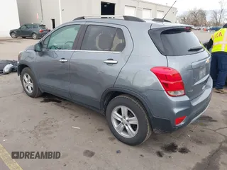 2019 Chevrolet Trax LT z VIN KL7CJLSB0KB940023, wystawiony jako IAAI lot #41214446 z przebiegiem 82 416 mil mil oraz . Historia ofert i sprzedaży dostępna na DreamBid. Obrazek 3.