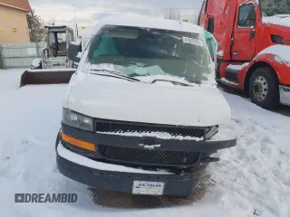 2023 Chevrolet Express Cargo z VIN 1GCWGAFP5P1167426, wystawiony jako Copart lot #41523735 z przebiegiem Nie podano mil oraz Szkoda całkowita • Salvage title. Historia ofert i sprzedaży dostępna na DreamBid. Obrazek 5.