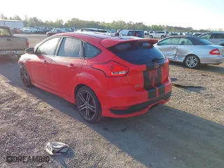 2015 Ford Focus ST with VIN 1FADP3L98FL207998, listed as a IAAI auction lot 41880849 with 203,571 mi miles. Bid and sale history available at carsss.com. Image 3.