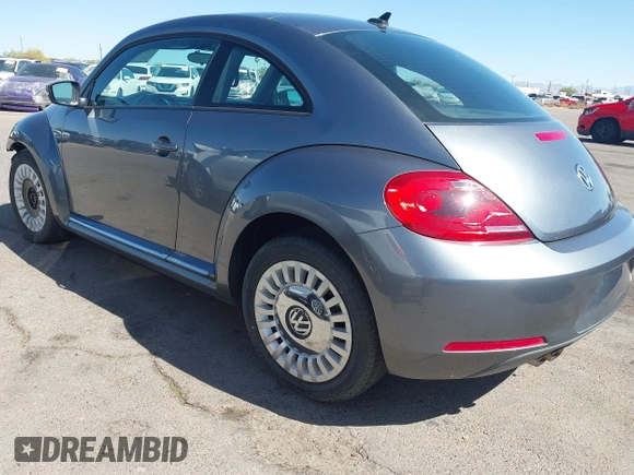 2014 Volkswagen Beetle 1.8T z VIN 3VWJ17AT9EM664866, wystawiony jako IAAI lot #42157223 z przebiegiem 36 381 mil mil oraz . Historia ofert i sprzedaży dostępna na DreamBid. Obrazek 3.