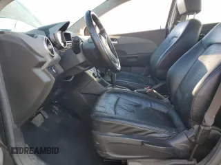 2012 Chevrolet Sonic LTZ z VIN 1G1JE6SH2C4126197, wystawiony jako Copart lot #85541214 z przebiegiem Nie podano mil oraz Szkoda całkowita • Salvage title. Historia ofert i sprzedaży dostępna na DreamBid. Obrazek 7.