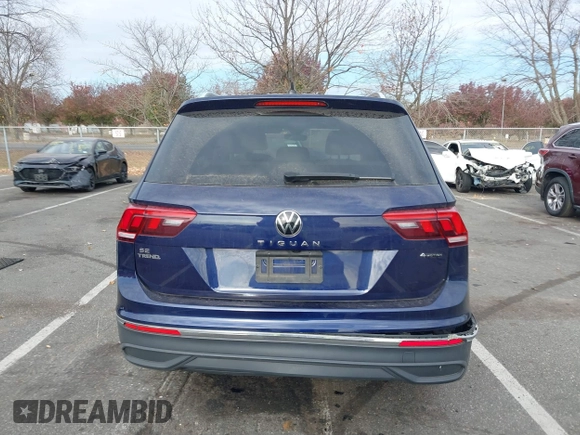 2023 Volkswagen Tiguan SE z VIN 3VVMB7AX3PM006867, wystawiony jako IAAI lot #40793976 z przebiegiem 29 648 mil mil oraz . Historia ofert i sprzedaży dostępna na DreamBid. Obrazek 16.