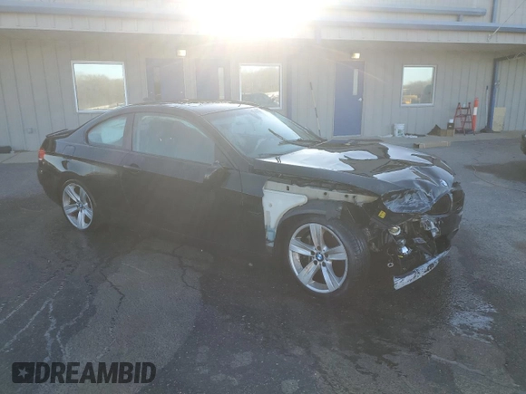 2009 BMW 3 Series 335i z VIN WBAWB73579P046835, wystawiony jako Copart lot #48352875 z przebiegiem Nie podano mil oraz Szkoda całkowita • Salvage title. Historia ofert i sprzedaży dostępna na DreamBid. Obrazek 4.