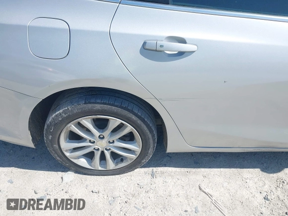 2018 Chevrolet Malibu LT with VIN 1G1ZD5ST6JF225191, listed as a IAAI auction lot 42006391 with 175,448 mi miles. Bid and sale history available at carsss.com. Image 6.