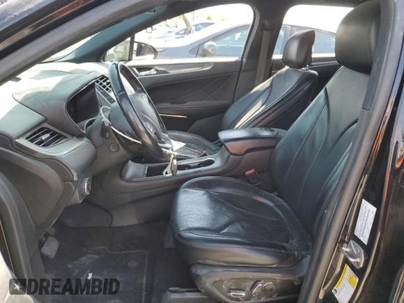 2019 Lincoln MKC Reserve with VIN 5LMCJ3C98KUL22377, listed as a Copart auction lot 52004595 with 60,074 mi miles and Salvage Title. Bid and sale history available at DreamBid. Image 7.