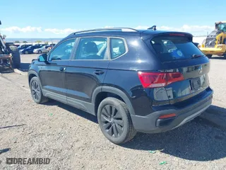 2022 Volkswagen Taos S with VIN 3VVMX7B28NM032236, listed as a IAAI auction lot 40396478 with 28,467 mi miles. Bid and sale history available at carsss.com. Image 3.